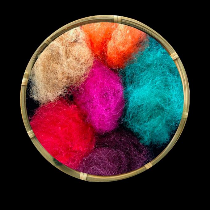 100% 폴리에스터 이중 레이어 경량 방수 스포츠웨어 원단으로 친환경적입니다.