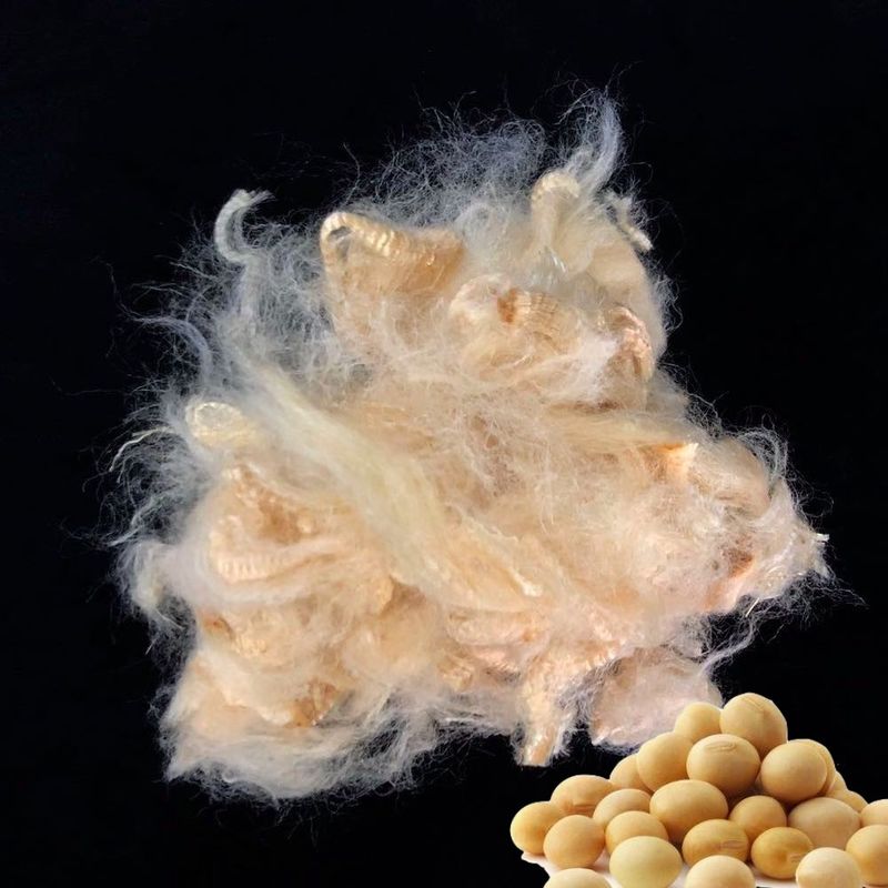 Anti Ultraviolet Natural Soybean Protein Fiber Whiteness 52% For Filling